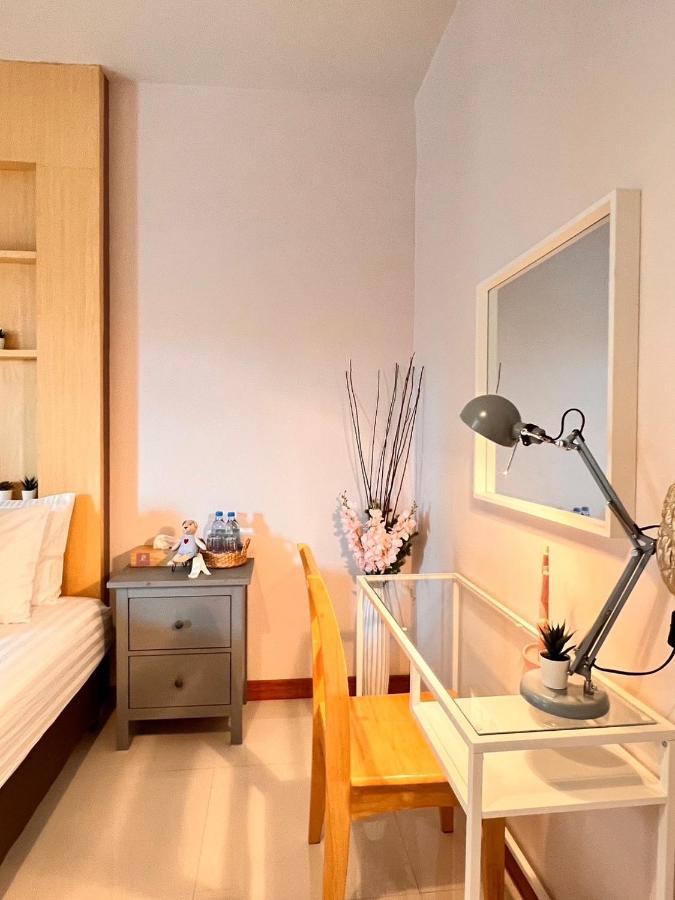 Por Poshtel Kanchanaburi City Exterior photo
