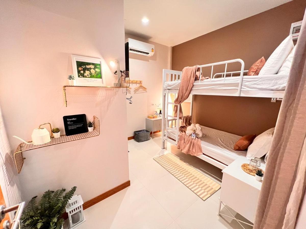 Por Poshtel Kanchanaburi City Exterior photo