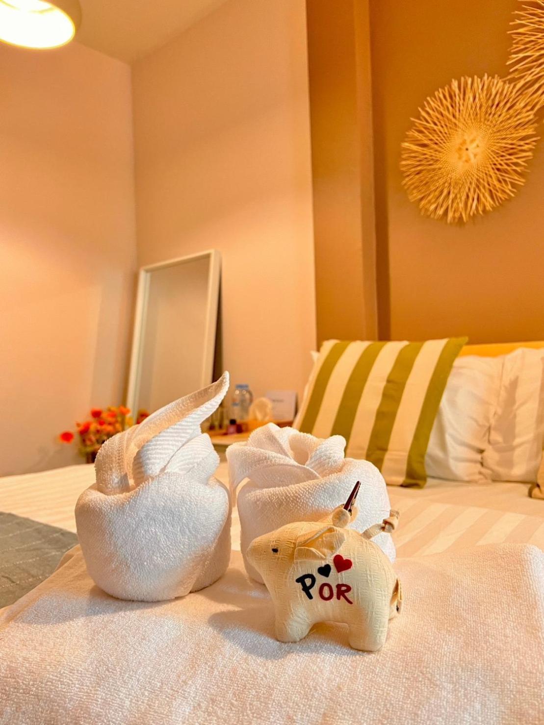Por Poshtel Kanchanaburi City Exterior photo