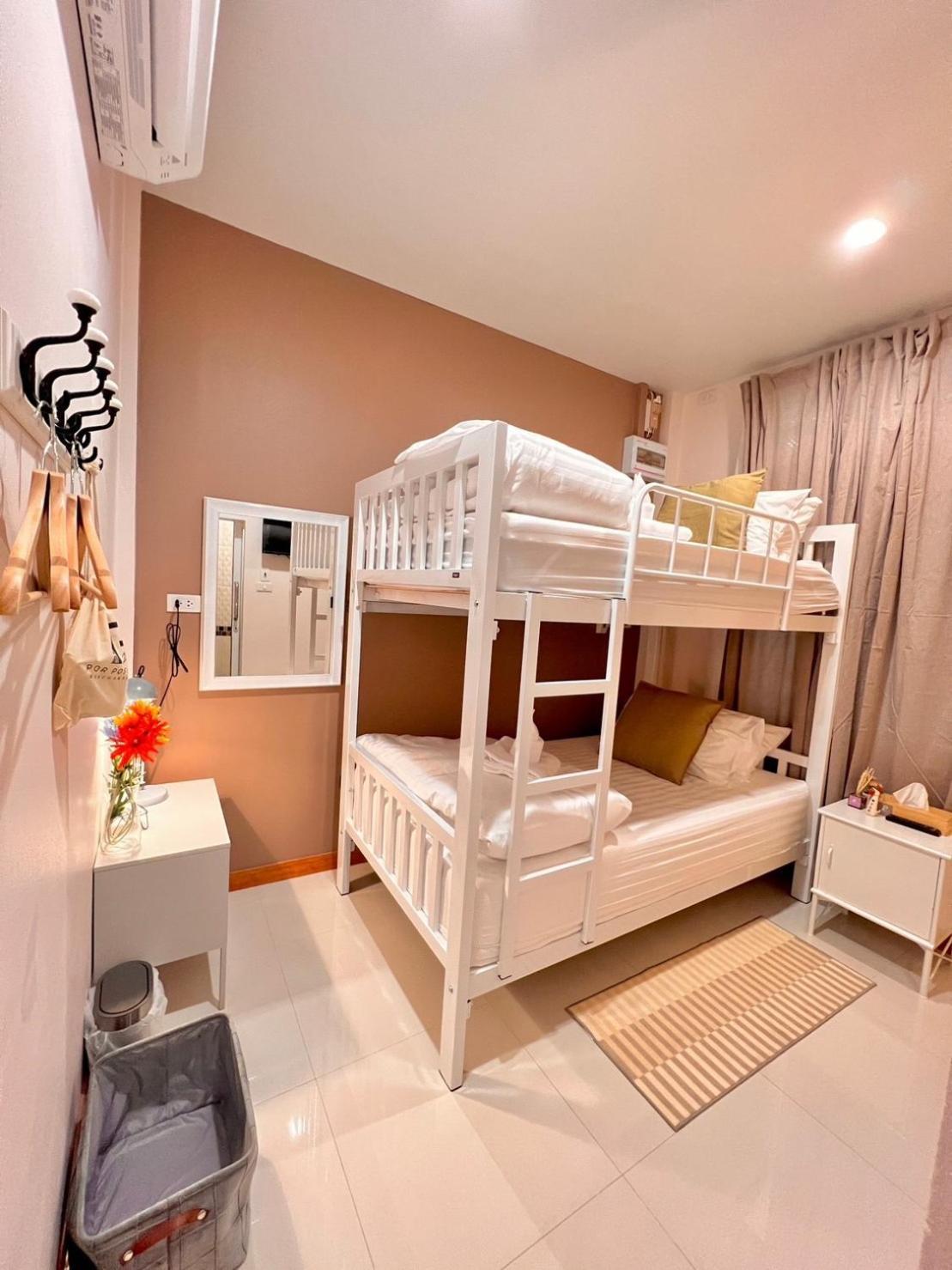Por Poshtel Kanchanaburi City Exterior photo