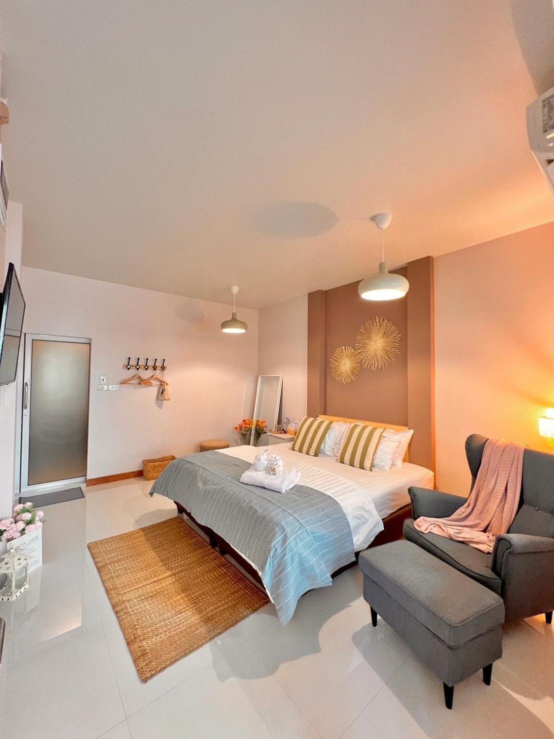 Por Poshtel Kanchanaburi City Exterior photo