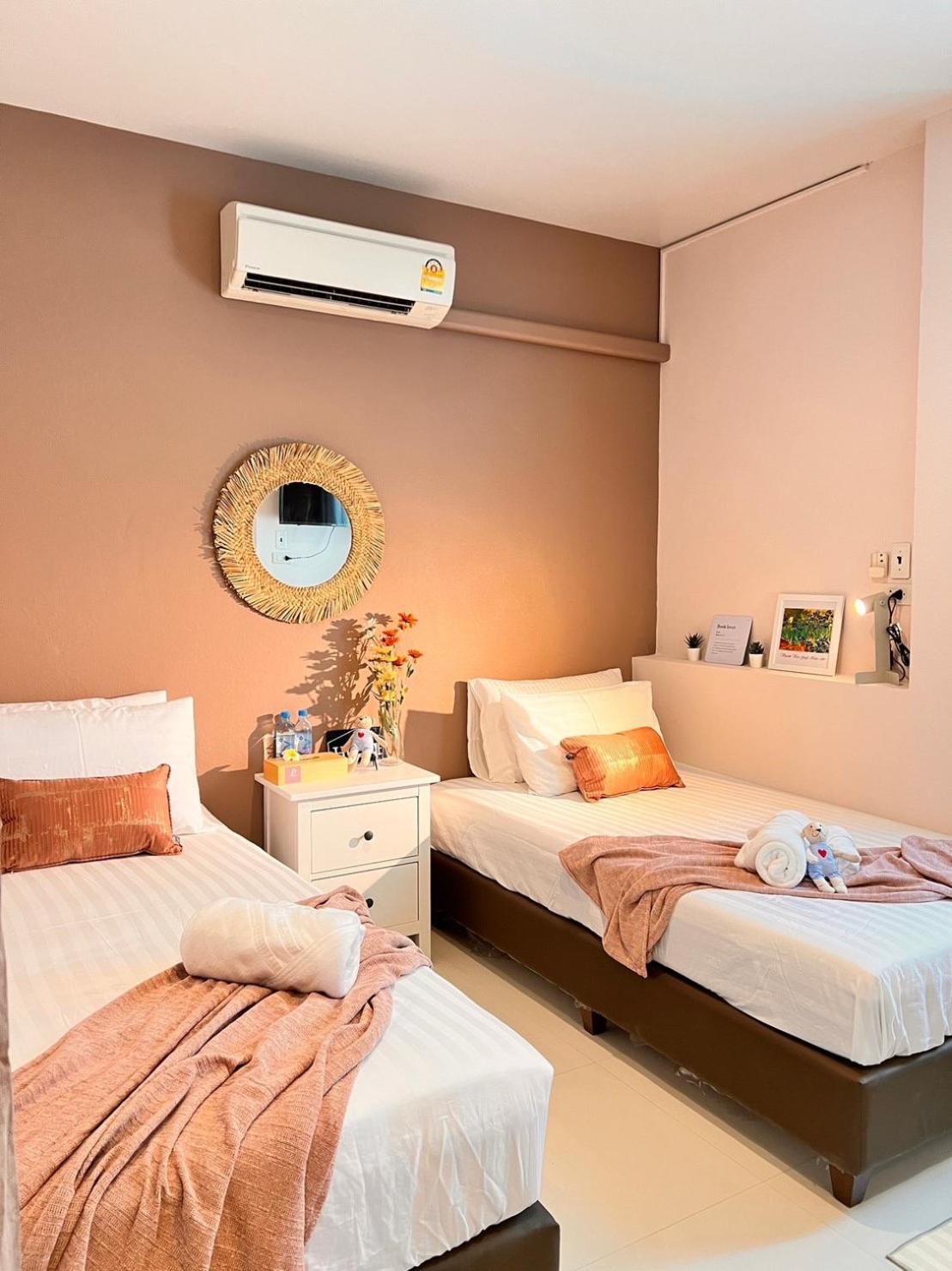 Por Poshtel Kanchanaburi City Exterior photo