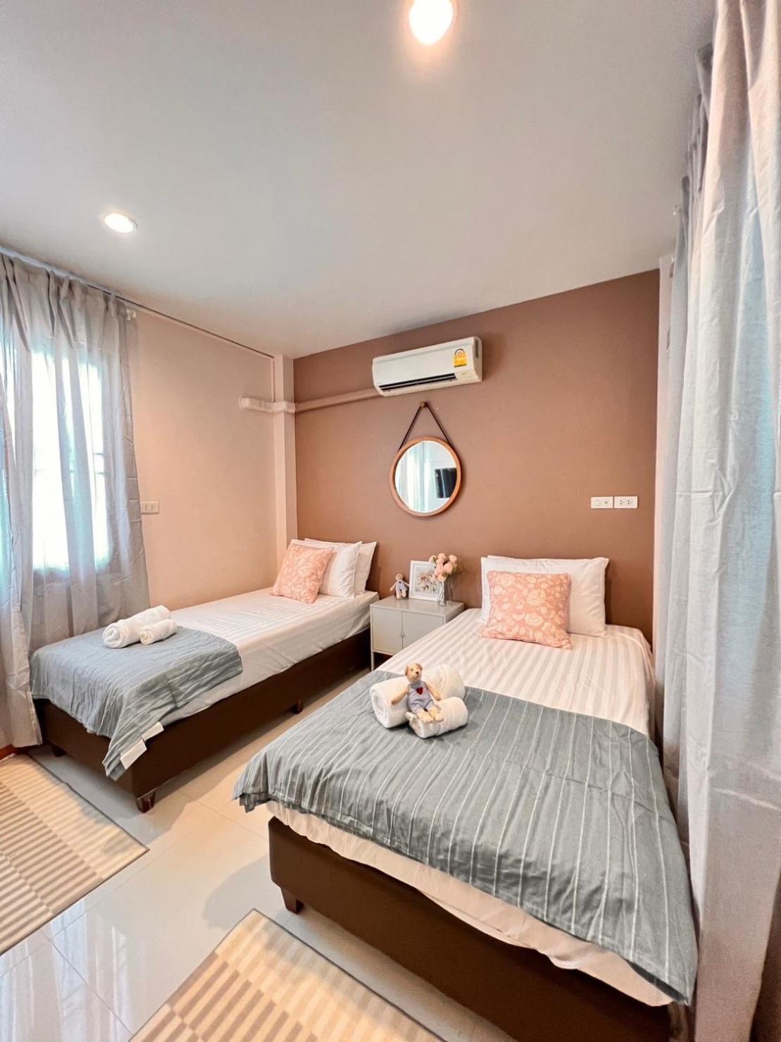 Por Poshtel Kanchanaburi City Exterior photo